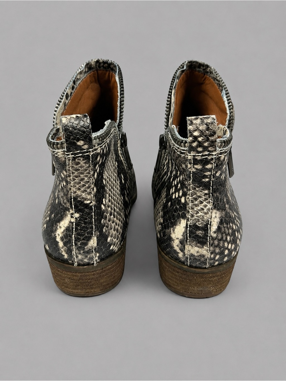 Lucky Brand Reptile Snake Print Leather Ankle Booties Dual Zip Size 6.5 - Picture 8 of 11